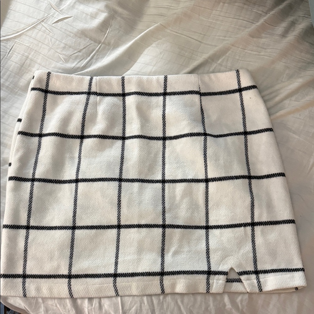 Lulu's White and Black Checkered Mini Skirt